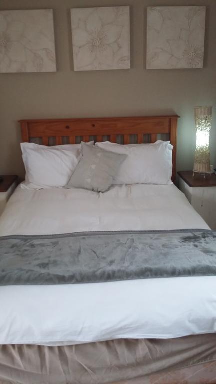 קומאטיפורט Stoep Cafe Guest House חדר תמונה