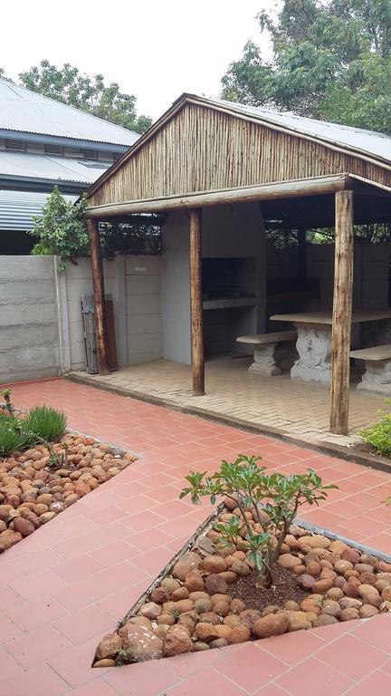 קומאטיפורט Stoep Cafe Guest House חדר תמונה